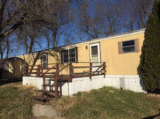 38 Mulberry Ln, Freeport, IL 61032
