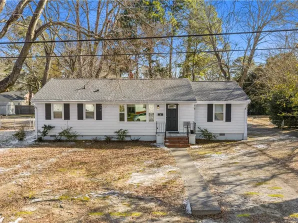 8 Gay Dr, Newport News, VA 23606