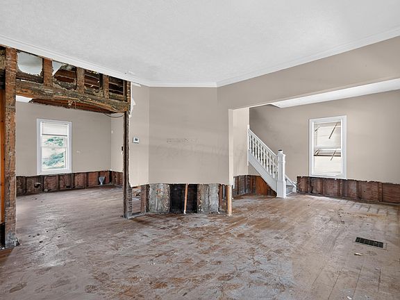 2nd image of 176 S Burgess Ave
