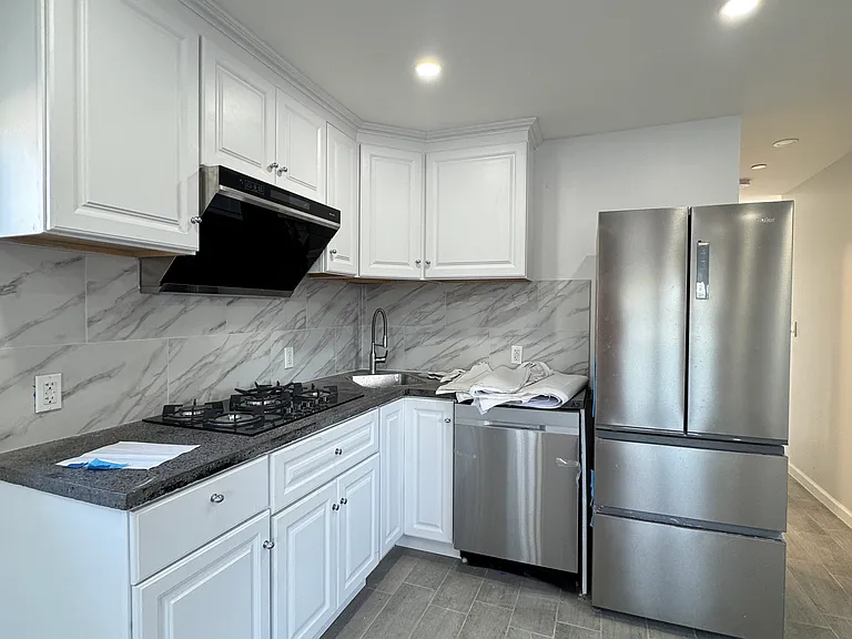 34 Seafoam St — Photo 5