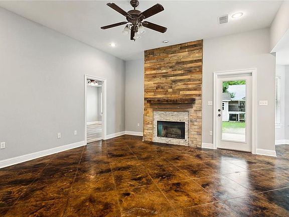 3rd image of 71050 Lake Placid Dr