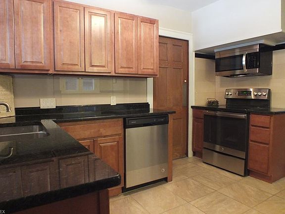 4th image of 18311 Scottsdale Blvd