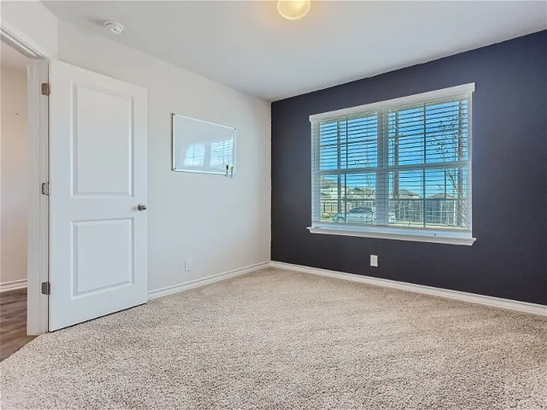 9811 Bratten Rise — Photo 20