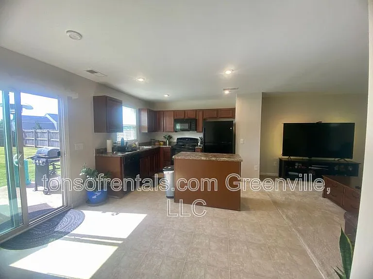4 Tattershall Rd — Photo 4