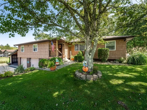 10 Braddock Dr, Ohiopyle, PA 15470