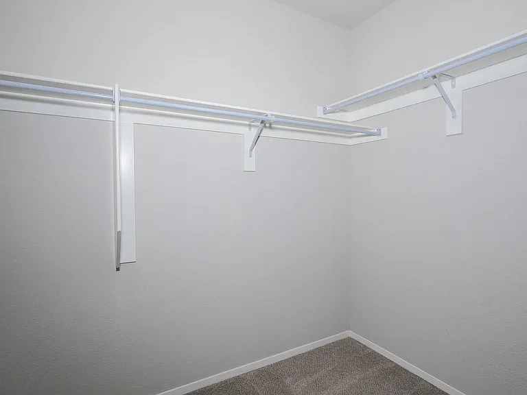 2711 Wyandotte Ave — Photo 5