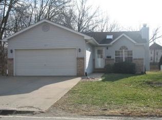 311 E Center St, Troy, IL