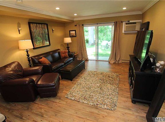 3rd image of 568 Village Dr