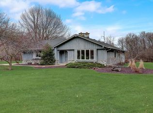 W290N7105 Leanne Ct, Hartland, WI 53029