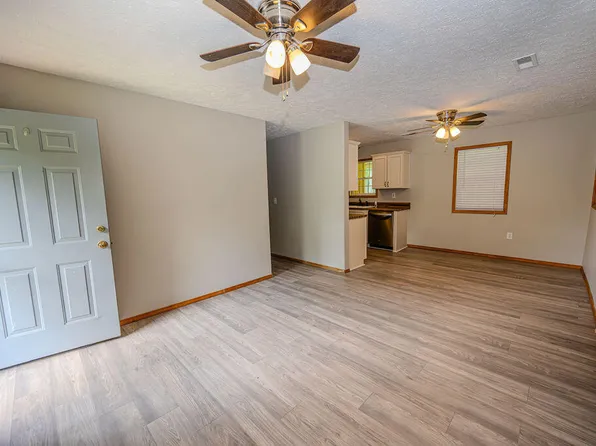 995 Cobhill Rd, Irvine, KY 40336