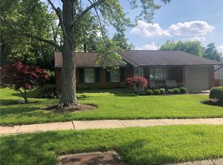 2618 Pinegrove Dr, Dayton, OH 45449
