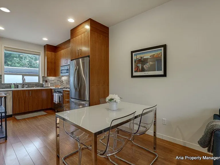 163 SE 13th Ave — Photo 14