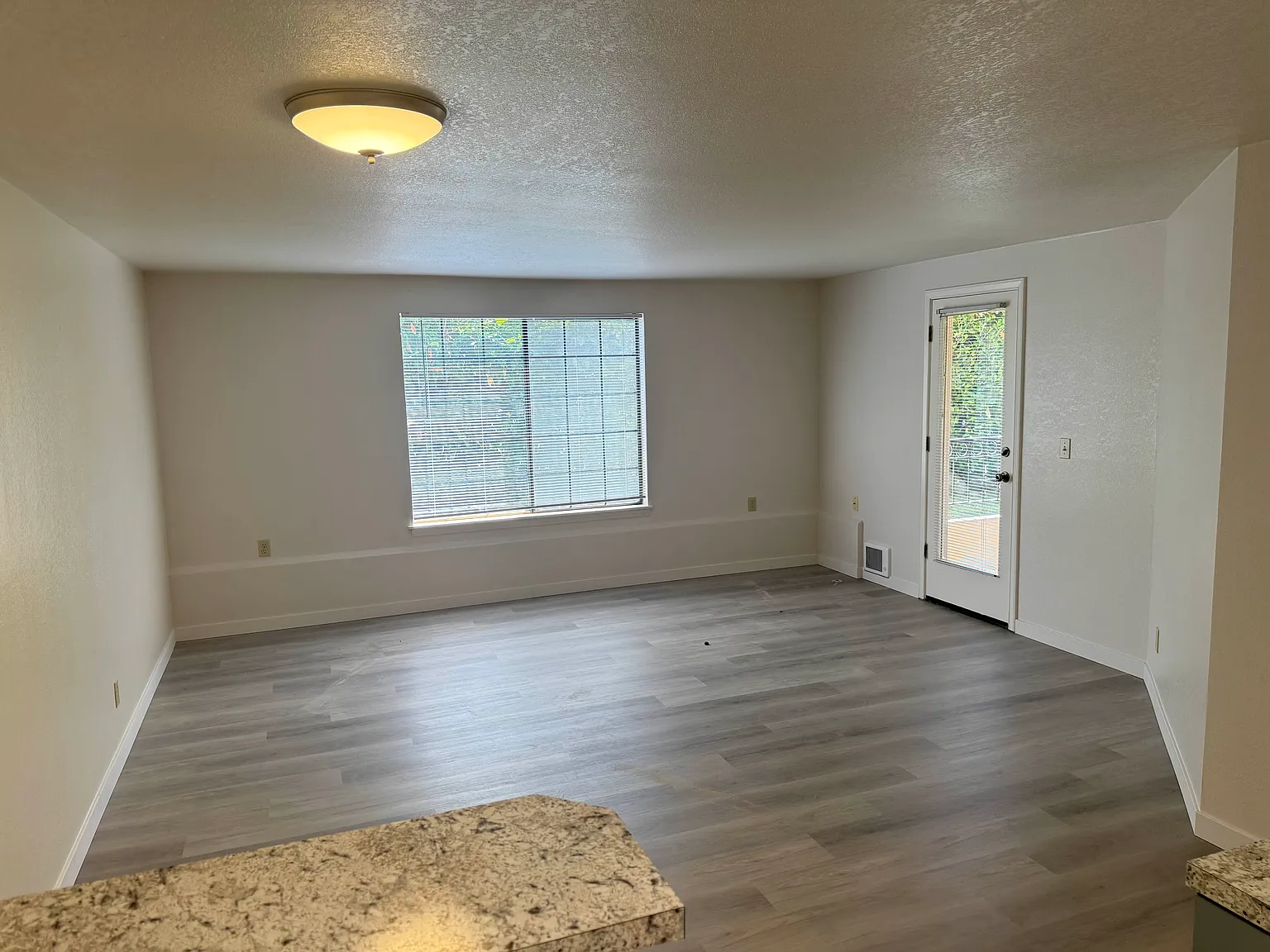 2 bed, 966 sqft, $2,825 — Photo 4