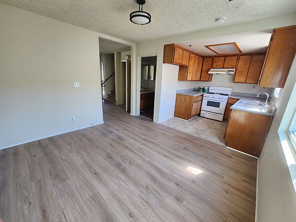 4th image of 106 Palmetto Dr APT 2