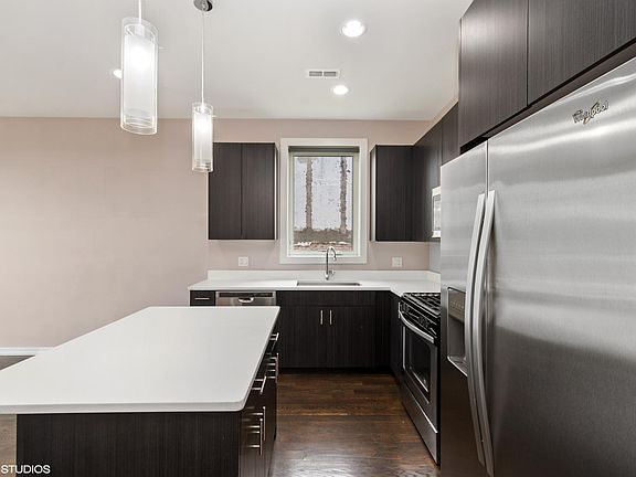 5th image of 2159 W Adams St #2