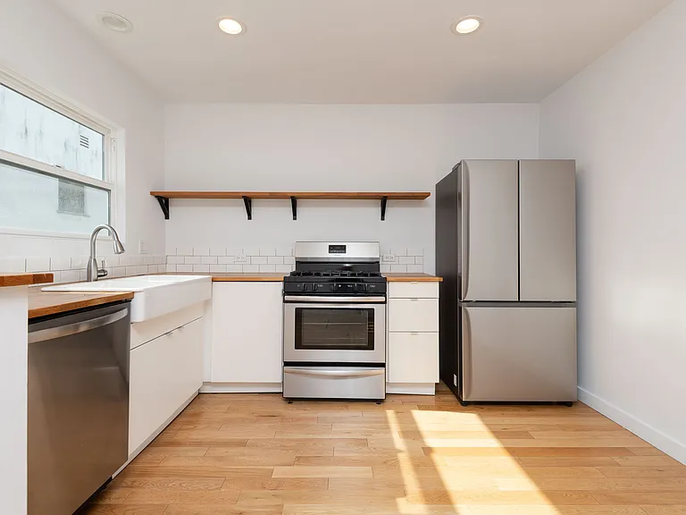 1341 S Burnside Ave #3A — Photo 9