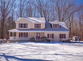 22 Settlers Ln, Ballston Lake, NY 12019