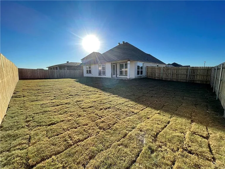 917 Hollyhock Dr — Photo 38
