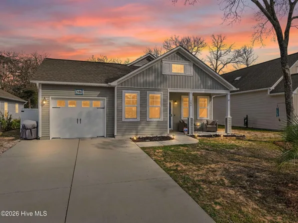 104 NW 19th Street, Oak Island, NC 28465