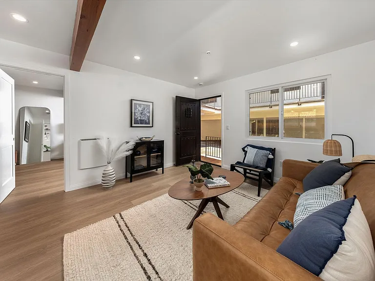 427 W Montecito St — Photo 35