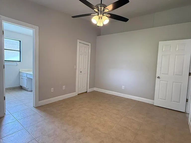 1626 SW Buffum Ln — Photo 5
