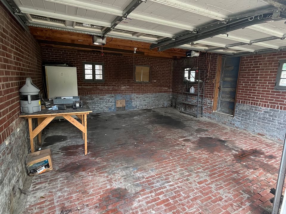 Building Photo 3