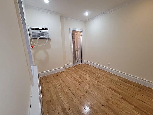 5th image of 163 E 36th St #1R