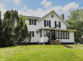 102 Forest Dr, Fairfield, IA 52556
