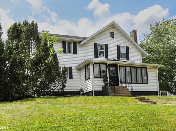 102 Forest Dr, Fairfield, IA 52556