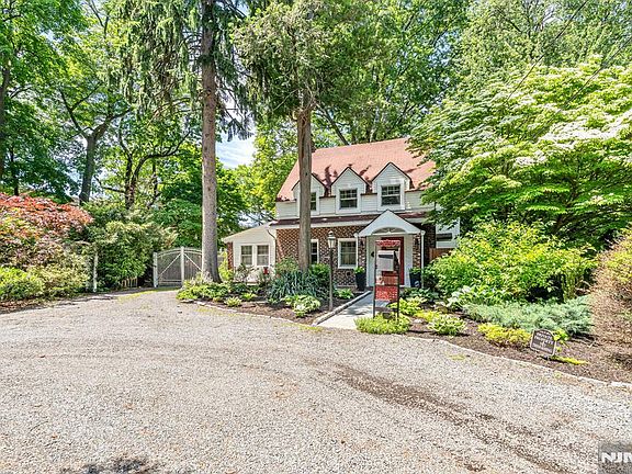 5th image of 740 River Rd