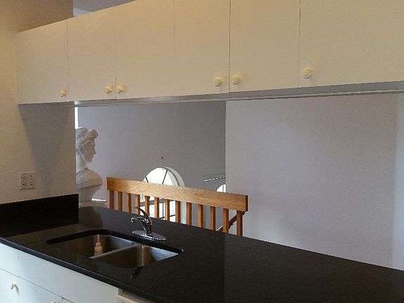 5th image of 8355 Glenrose Way Unit 121