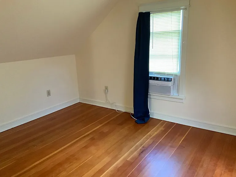 740 W Burkitt St — Photo 16