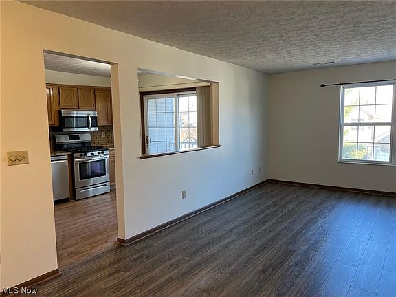 5th image of 754 Tollis Pkwy