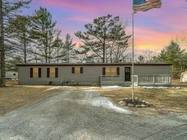 1323 N Huron St, East Tawas, MI 48730