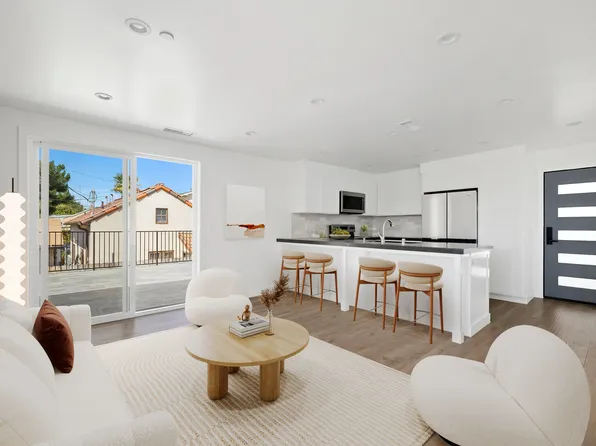 8133 Loyola Blvd, Los Angeles, CA 90045