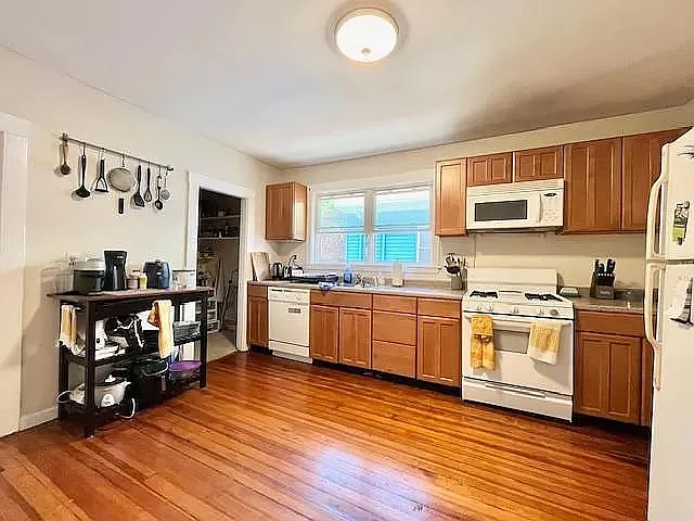 3-24 Burnham St — Photo 4