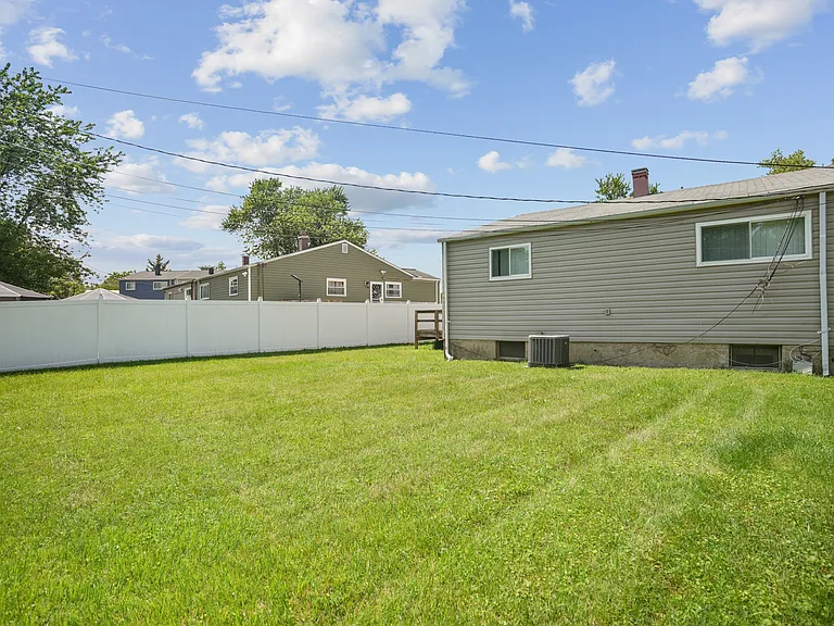 3307 Wild Cherry Rd — Photo 3