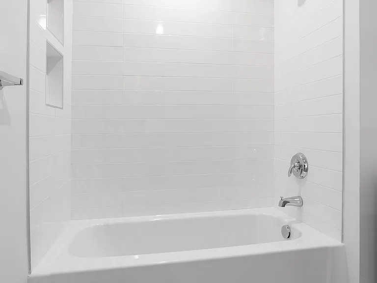 Graduate Pointe — Photo 22