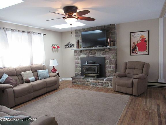 5th image of 22 Estates Dr
