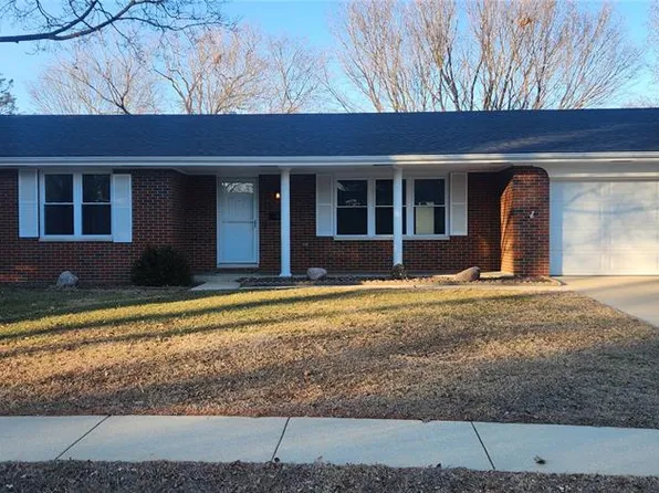 306 Donna Dr, O Fallon, IL 62269