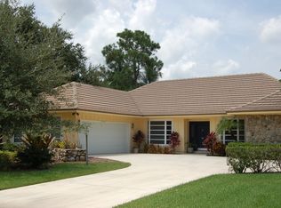 14 Carrick Rd, Palm Beach Gardens, FL 33418