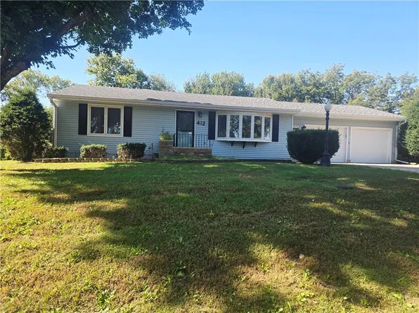 412 Rainbow Dr, Rock Port, MO 64482