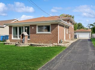 2243 S Wolf Rd, Des Plaines, IL 60018