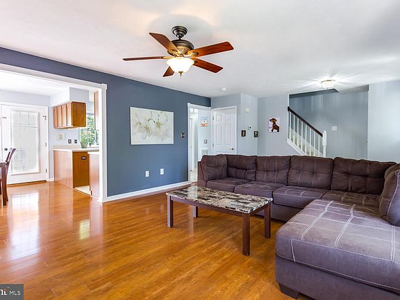 5th image of 22681 Athlone Dr