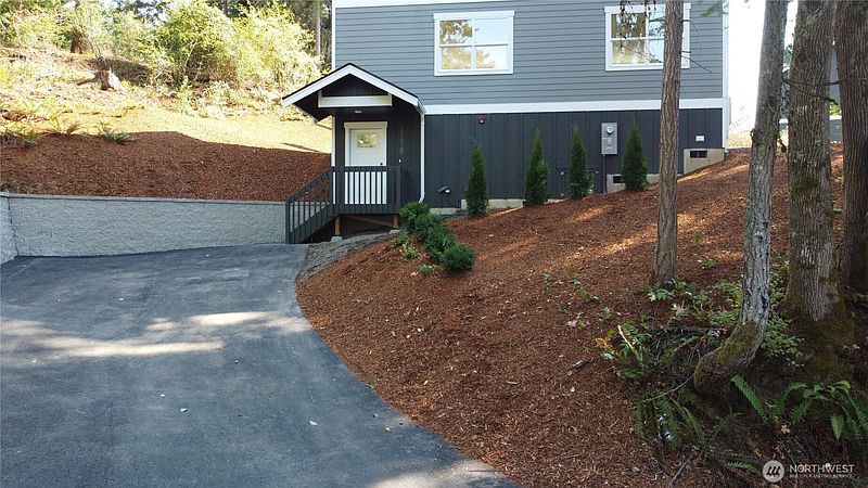 2nd image of 4178 Brays Way