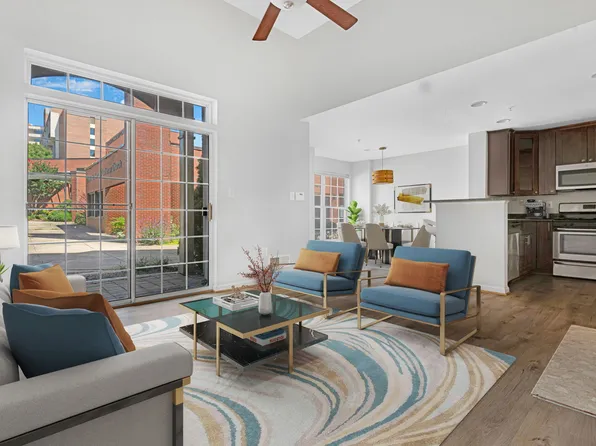 11860 Breton Ct, Reston, VA 20191