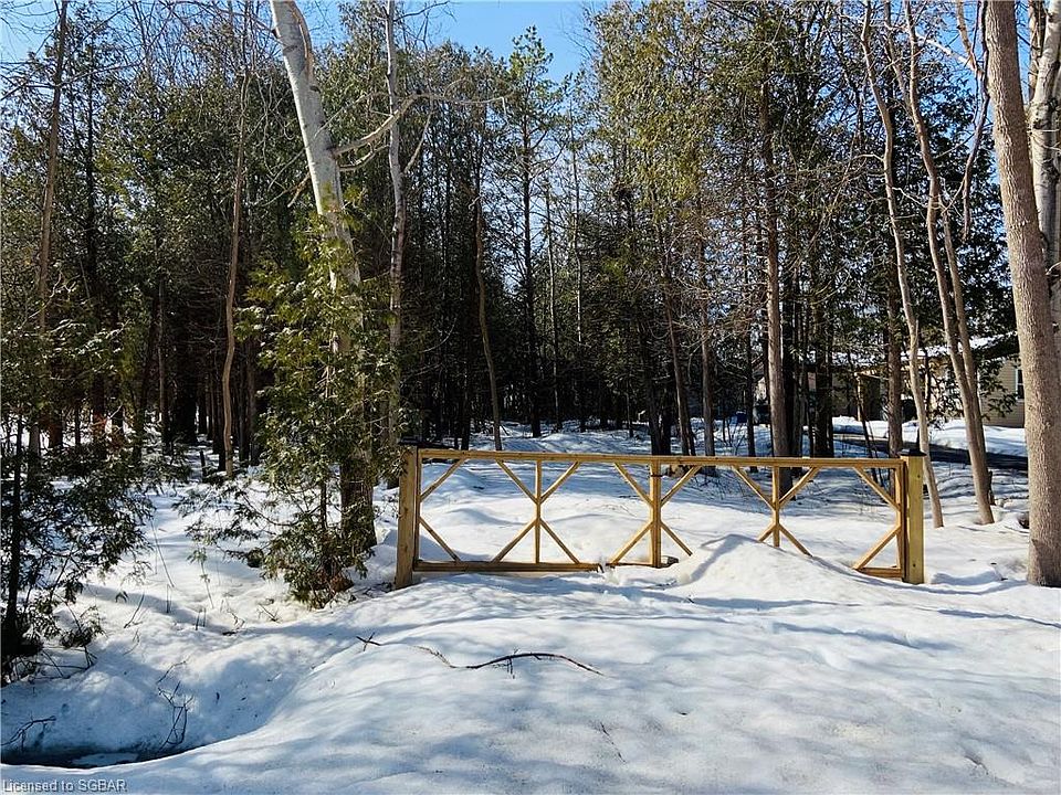 1st image of 40 Georgian Manor Dr