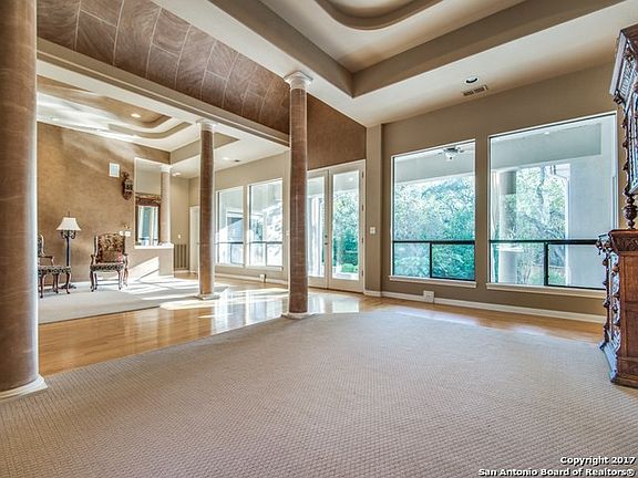4th image of 6 Palace Place Dr