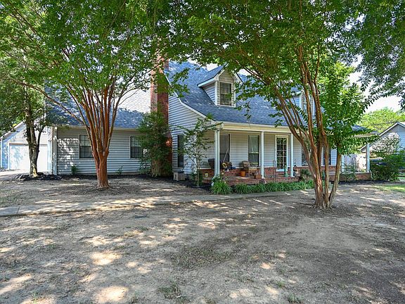 2nd image of 773 Maple Hill Dr