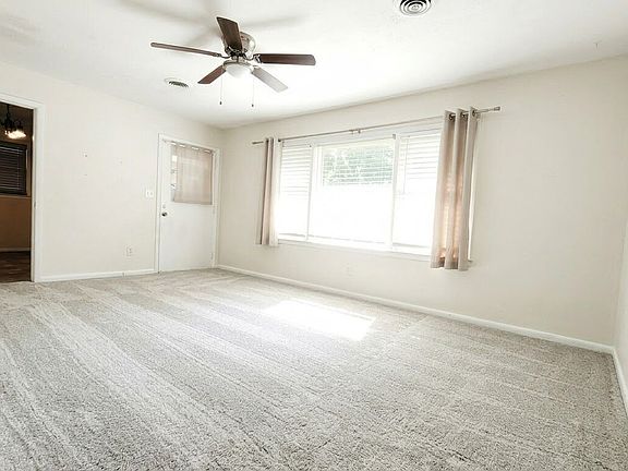 3rd image of 127 Briarwood Dr